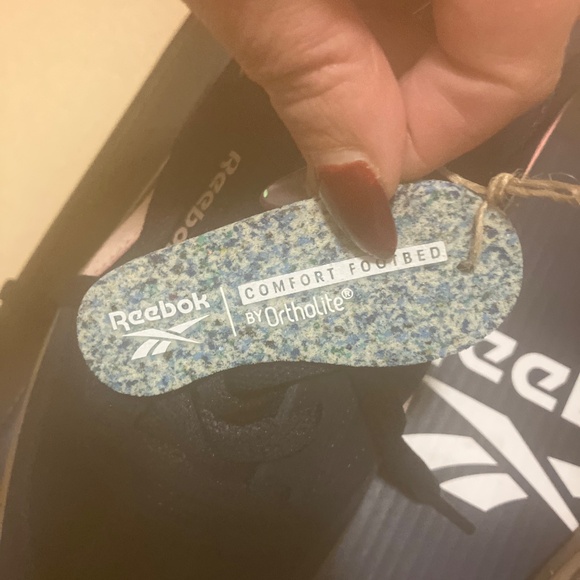 Reebok woman’s Sneaker 6.5 (navy blue,light pink,tan) - Picture 12 of 12